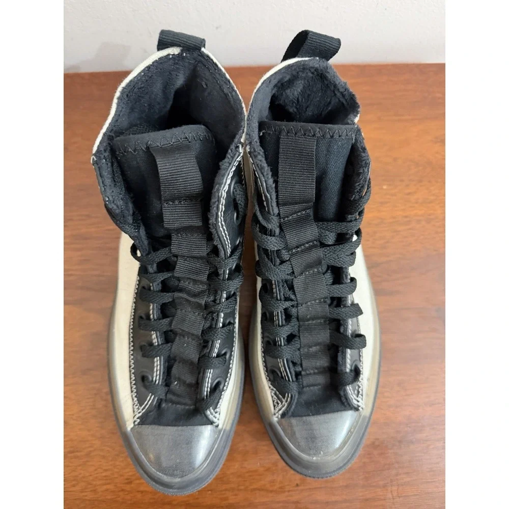 Converse canvas high